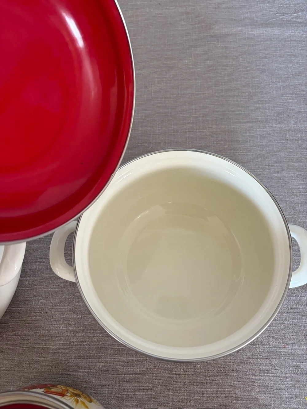 3-Piece Cream Ceramic Stockpot Set with Red Lids